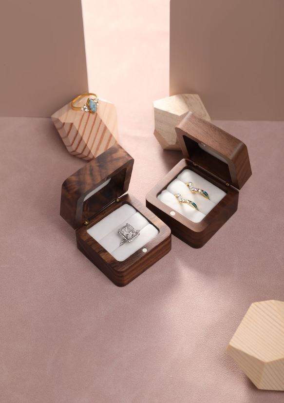 Boîte à alliances en bois pour mariage