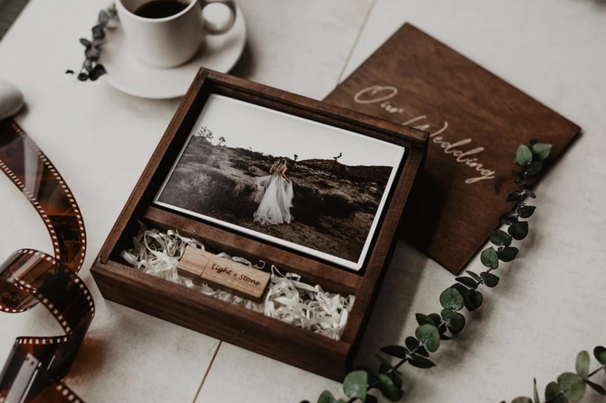 Boîte à photos en bois avec clé USB