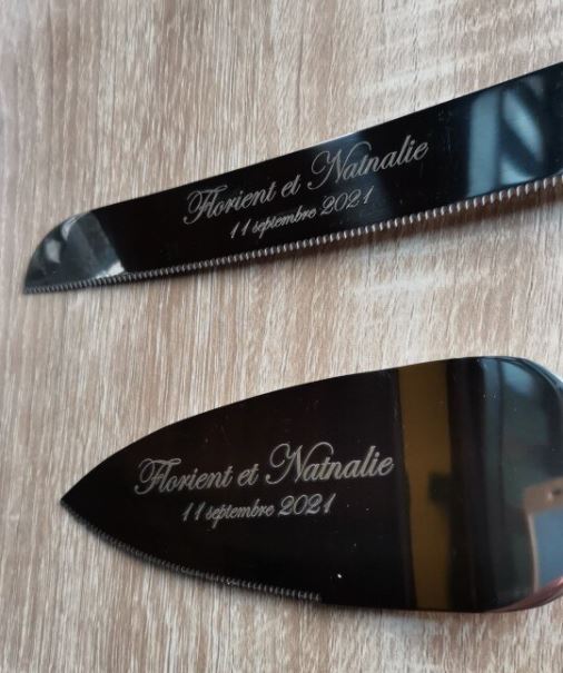 Ensemble de couteaux et de serveurs pour gâteau de mariage