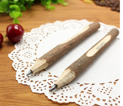 Stylo en bois et tranche
