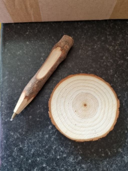 Stylo en bois et tranche
